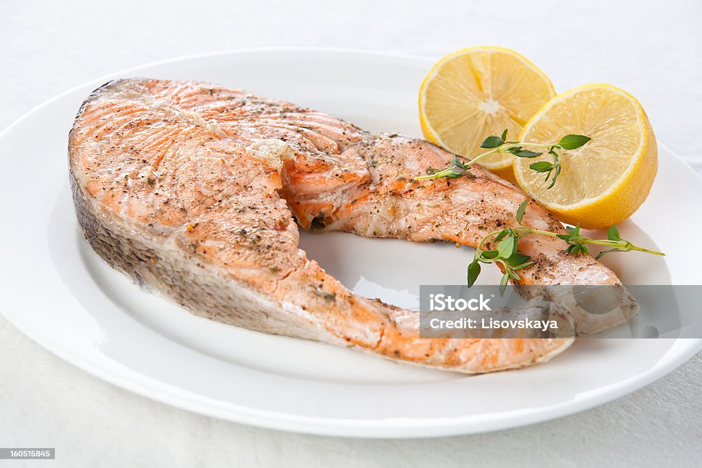 Bistecca di salmone - Foto stock royalty-free di Alla griglia