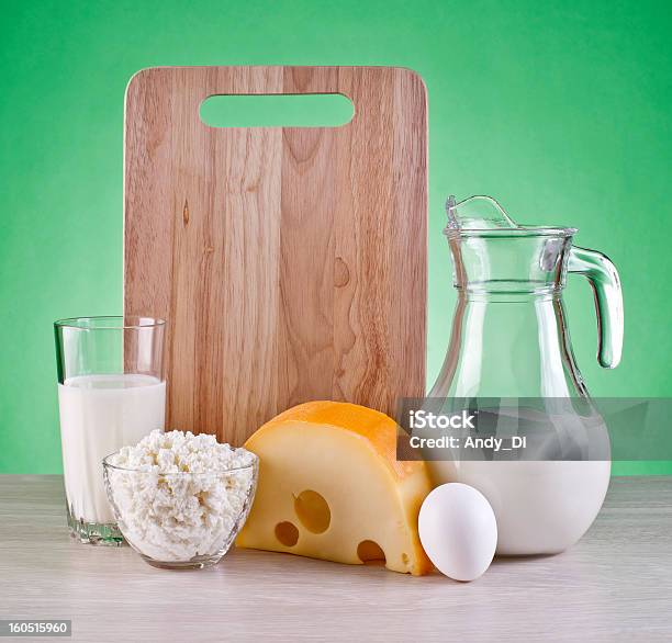 Milch Und Käse Stockfoto und mehr Bilder von Abnehmen - Abnehmen, Bauholz-Brett, Bildhintergrund