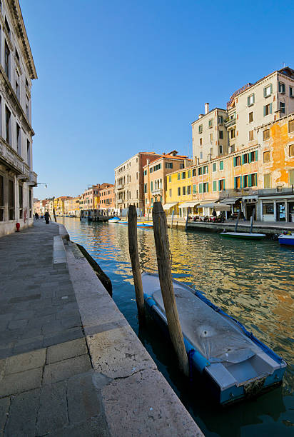 istock Venice and its colorful houses 160516417
