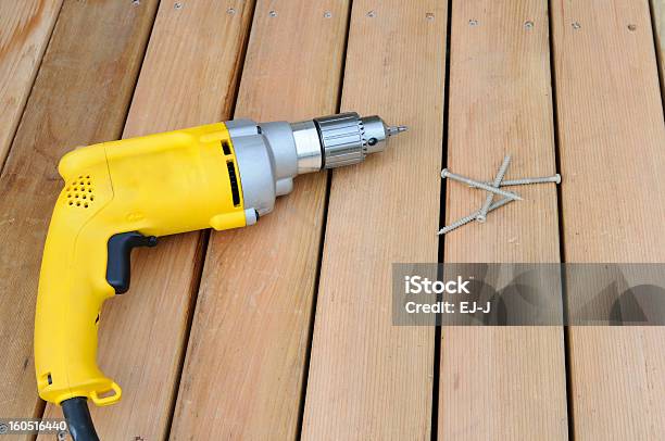 Broca De Novo Pavimento De - Fotografias de stock e mais imagens de Amarelo - Amarelo, Ampliação da Casa, Ao Ar Livre