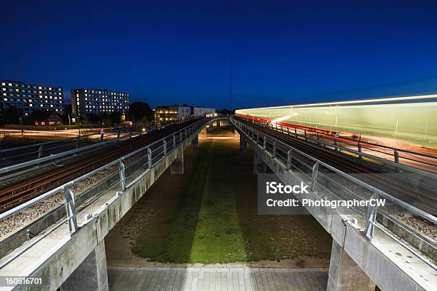 Metro En Twilght Copenhague Foto de stock y más banco de imágenes de Copenhague - Copenhague, Noche, Aire libre