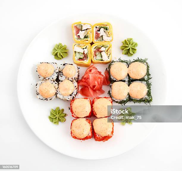 Sushi - Fotografias de stock e mais imagens de Abacate - Abacate, Alimentação Saudável, Charcutaria