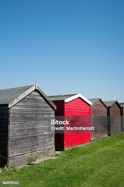 Photo libre de droit de Rebel Cabine De Plage À Dovercourt Près De Harwich Dans Lessex Au Royaumeuni banque d'images et plus d'images libres de droit de Cabane - Structure bâtie