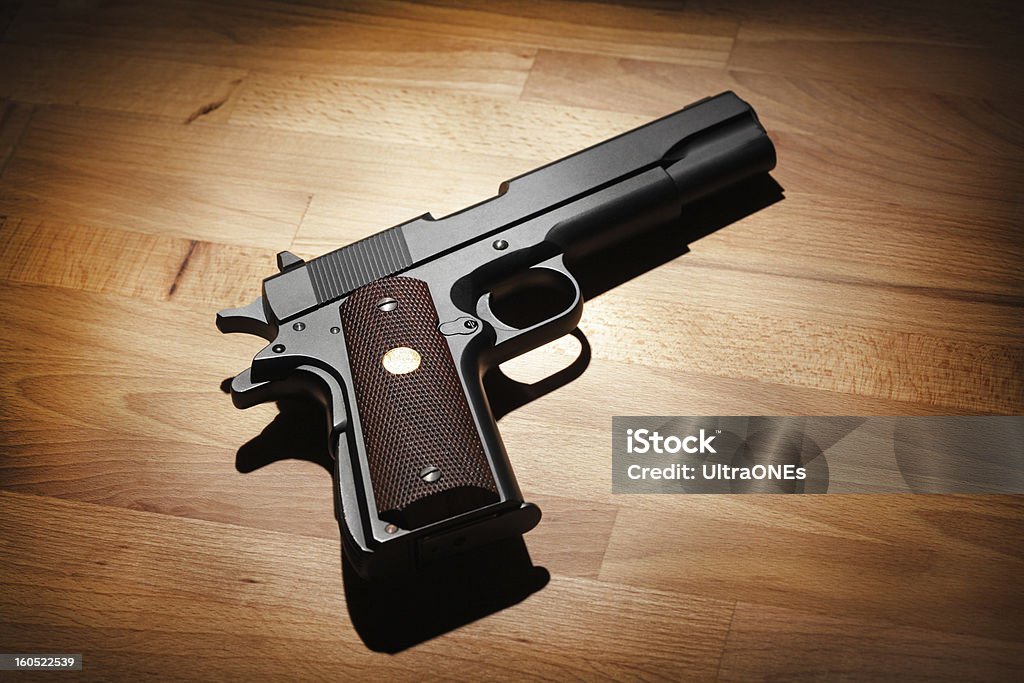 Полуавтоматический .45 настоящему pistol - Стоковые фото 1911 роялти-фри