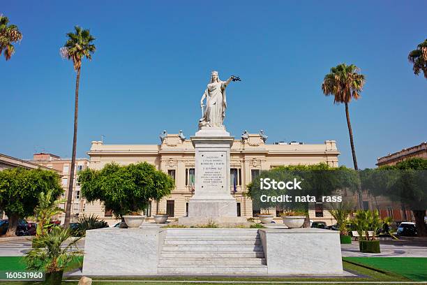 Omaggio Alla Vita Italia - Fotografie stock e altre immagini di Reggio Calabria - Reggio Calabria, Italia, Ambientazione esterna