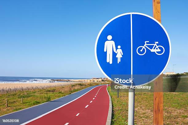 Marker Boardwalk Und Bikeway Weiter In Nördlicher Stockfoto und mehr Bilder von Bezirk Porto - Portugal - Bezirk Porto - Portugal, Blau, Damm - Bauwerk