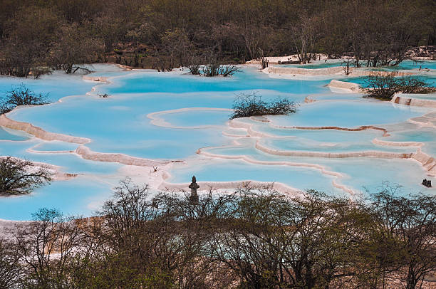 istock Huanglong, Yellow Dragon Valley, China 160535113