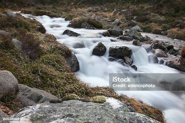 Kalte Mountain Stream Stockfoto und mehr Bilder von Bach - Bach, Berg, Bewegungsunschärfe