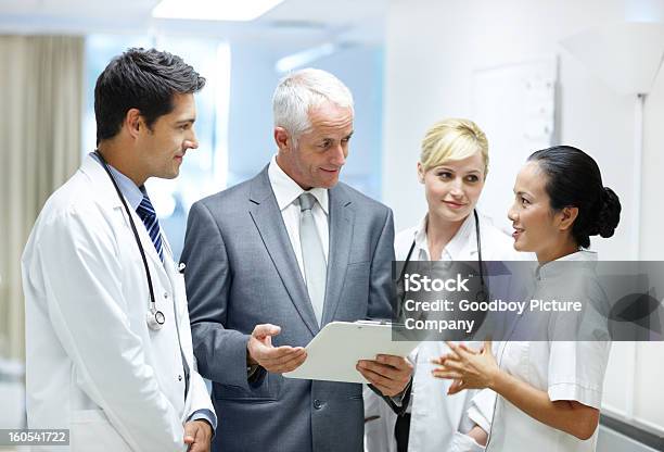 Foto de Você Está Em Boas Mãos Com Sua Equipe Médica e mais fotos de stock de Administrador - Administrador, Doutor, Hospital