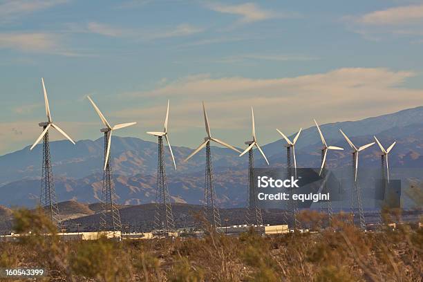 Wind Farm De Palm Springs Foto de stock y más banco de imágenes de Aerogenerador - Aerogenerador, California, Conservación del ambiente