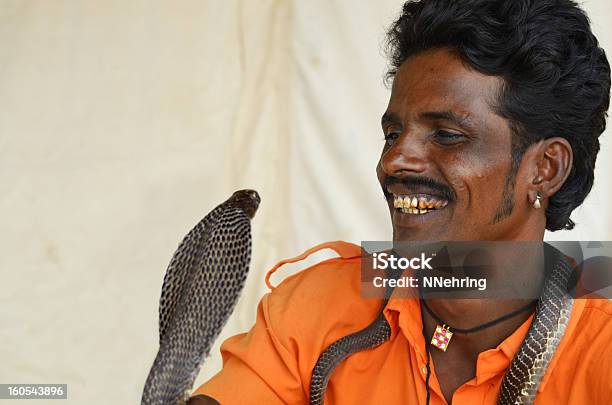 Kalbelia Incantatore Di Serpenti - Fotografie stock e altre immagini di Adulto - Adulto, Animale, Animale in cattività