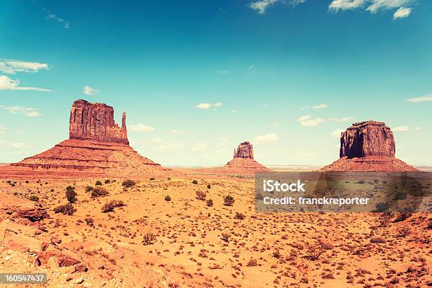 Photo libre de droit de Panorama Monument Valley Tribal Navajo National Park banque d'images et plus d'images libres de droit de Arizona