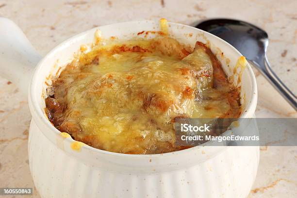 フランスオニオンスープ - Comfort Foodのストックフォトや画像を多数ご用意 - Comfort Food, おかず系, エメンタールチーズ