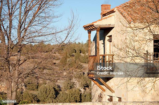 Antiga Casa Tradicional - Fotografias de stock e mais imagens de Aldeia - Aldeia, Ao Ar Livre, Calcário - Rocha Sedimentar