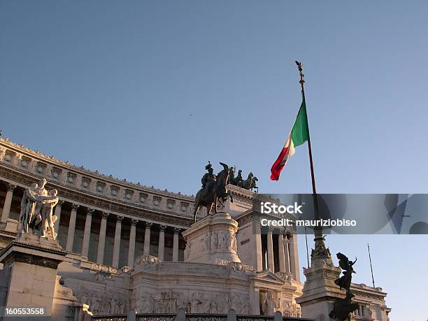 Foto de Altare Della Patria e mais fotos de stock de Anfiteatro - Anfiteatro, Antigo, Arquitetura