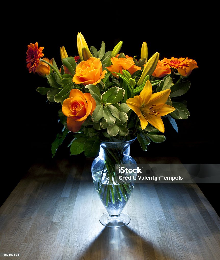 Flores em um vaso - Foto de stock de Flor royalty-free