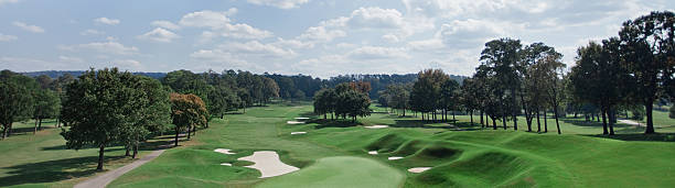 campo da golf - golf panoramic golf course putting green foto e immagini stock