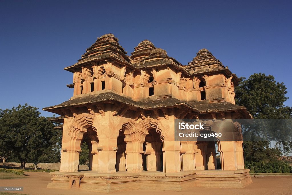Lotus Mahal em Hampi, Índia. - Foto de stock de Arcaico royalty-free