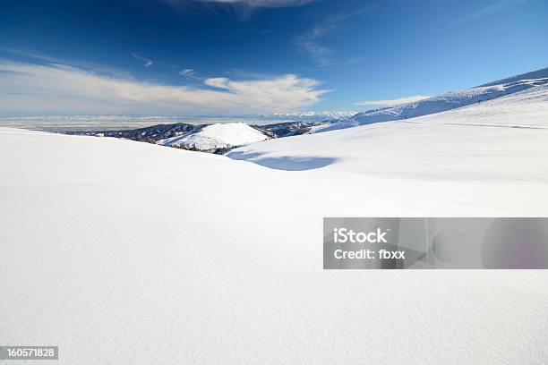 Natural Y Uniforme Nívea Pendiente Foto de stock y más banco de imágenes de Actividad - Actividad, Aire libre, Alpes Europeos