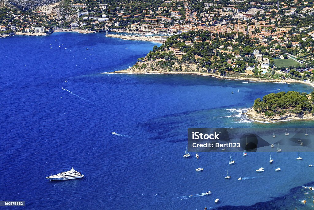 Vista aérea en panel y Calanque costa sur de Francia - Foto de stock de Acantilado libre de derechos