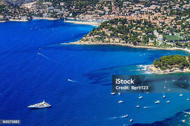 Vista Aérea En Panel Y Calanque Costa Sur De Francia Foto de stock y más banco de imágenes de Acantilado