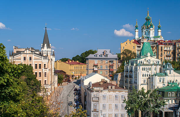 andriyivskyy descente.  kiev, ukraine - russian orthodox orthodox church cathedral russian culture photos et images de collection