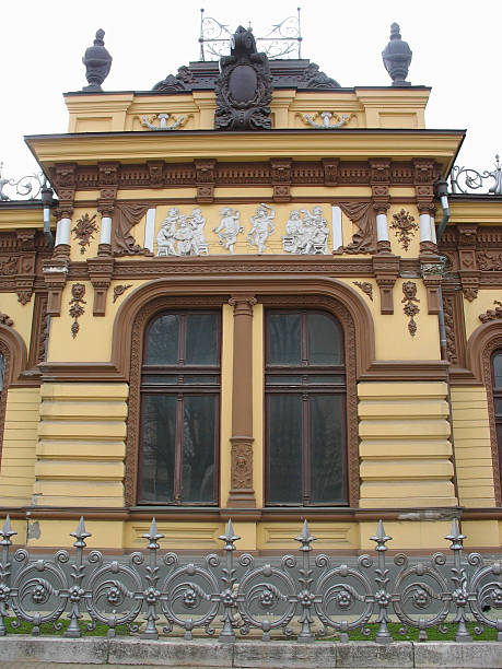 istock Classic architecture house decoration details 160585669