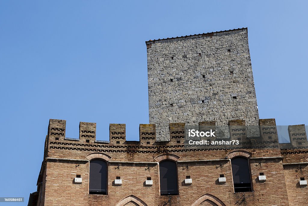 Casas Medieval fortificada da cidade de Siena, Toscana, Itália - Foto de stock de Antigo royalty-free