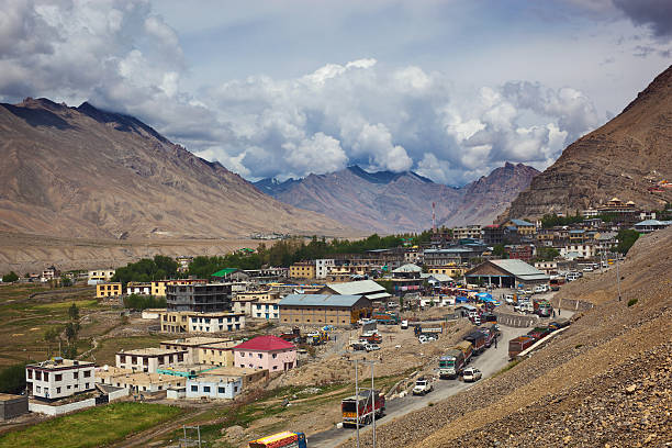 mercado día en kaza - kaza fotografías e imágenes de stock