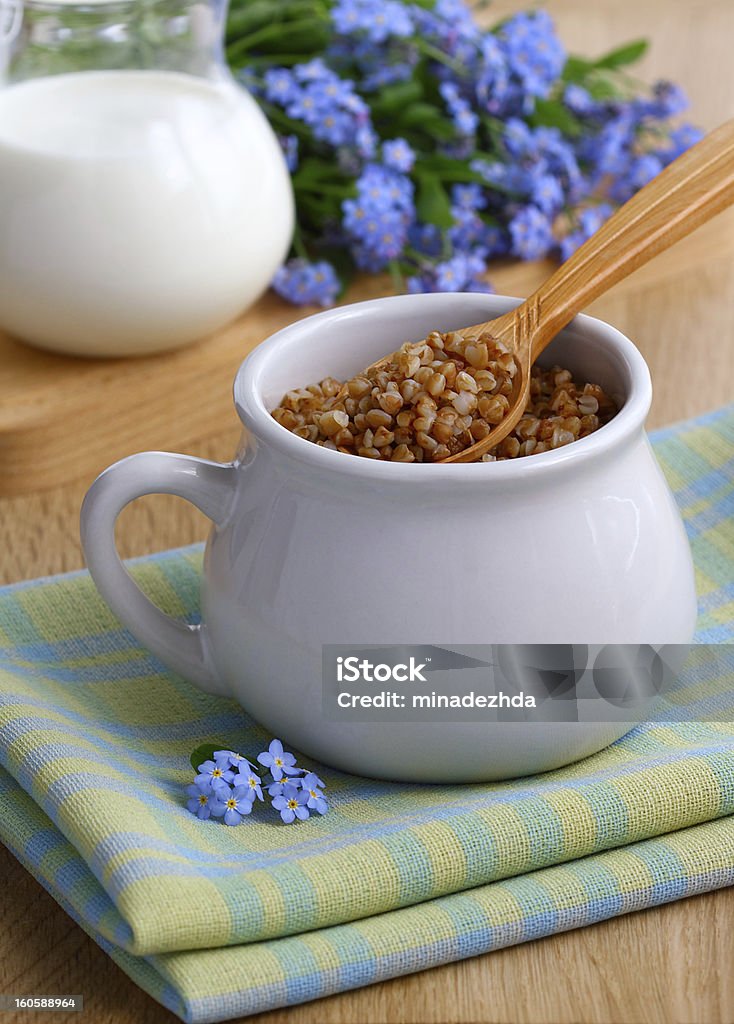 Grano saraceno e latte - Foto stock royalty-free di Alimentazione sana