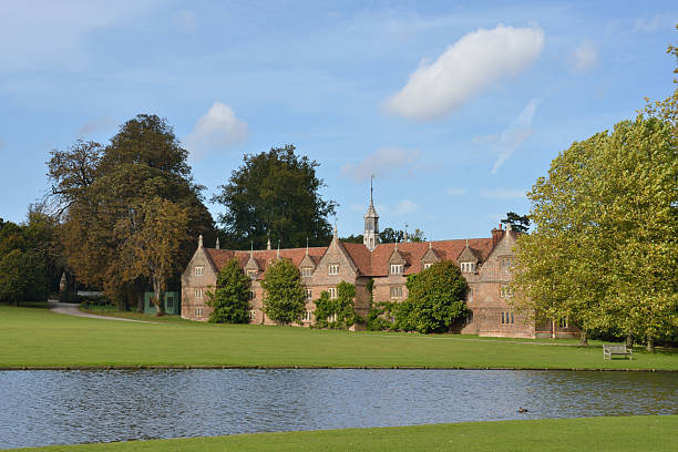 istock english country house 160589634