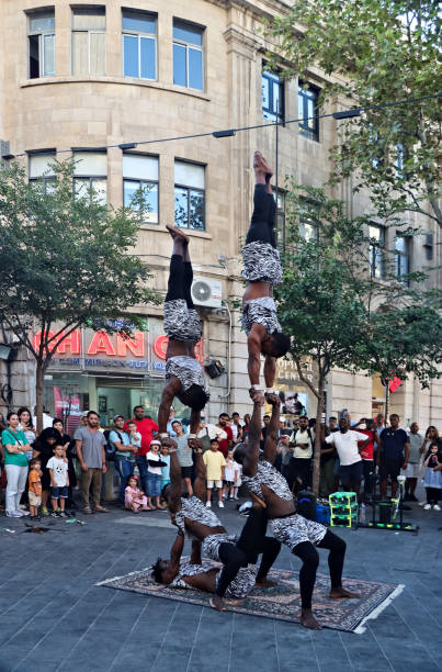 Jerusalem, 08. 10. 2023:In our picture, a group of African origin shows their breathtaking exercises in the heart of the city of Jerusalem. In our picture, a group of African origin shows their breathtaking exercises in the heart of the city of Jerusalem. Watching them can take your breath away. Very no impressive exercises.Beschreibungen bitte nur in eng