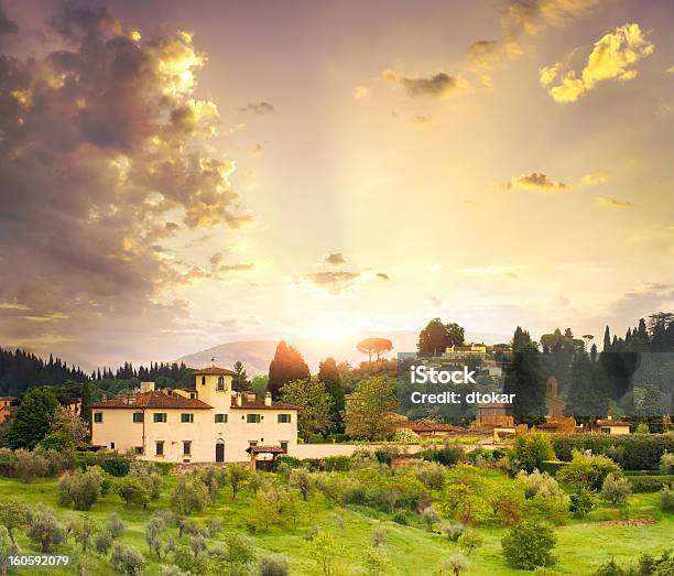 Italienische Landschaft Stockfoto und mehr Bilder von Agrarbetrieb - Agrarbetrieb, Anhöhe, Bauernhaus