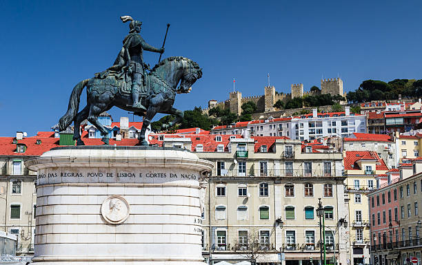 istock Figueira Square and Dom Joao I statue, Lisbon 160602040