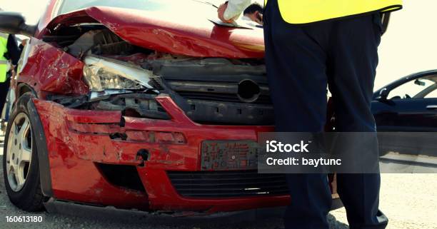 Accidente De Tráfico Foto de stock y más banco de imágenes de Coche - Coche, Derribado, Rejilla del radiador