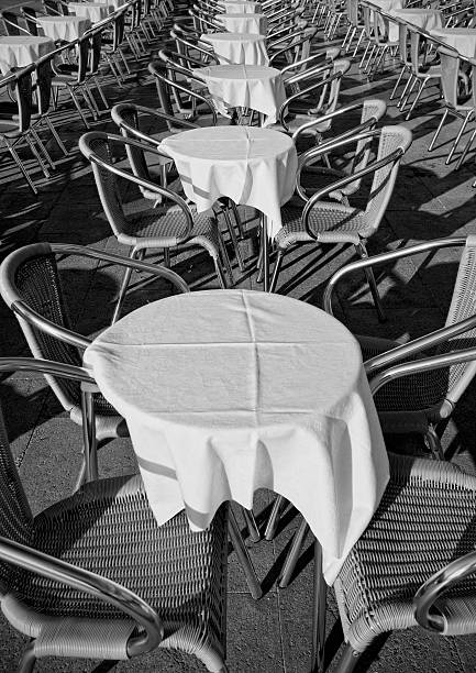istock Economic crises: empty tables in tourism industry 160614712