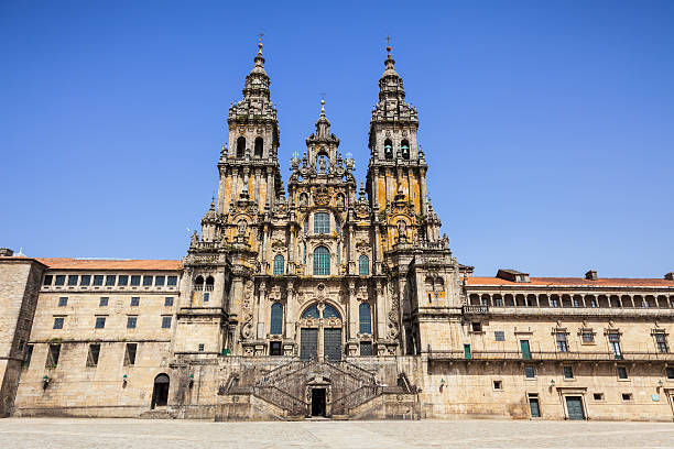 The Santiago de Compostela cathedral facade del Obradoiro empty of people at a summer day santiago de compostela stock pictures, royalty-free photos & images