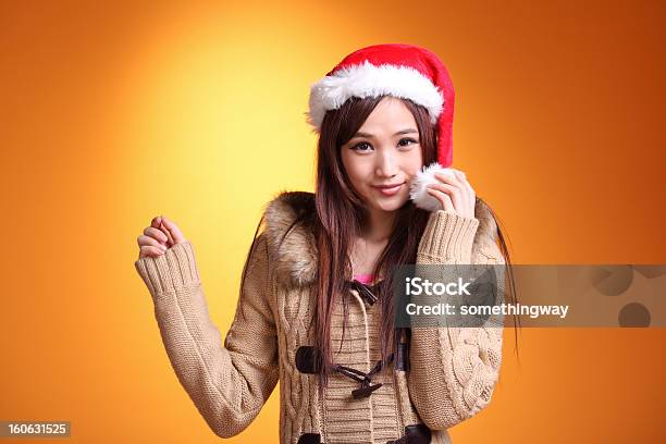 여자아이 크리스마스 모자 쓴 20-29세에 대한 스톡 사진 및 기타 이미지 - 20-29세, 공휴일, 귀여운
