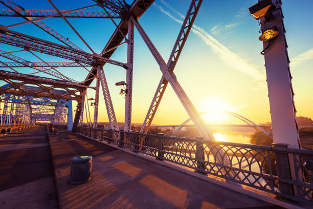 Sunrise in Nashville Shelby Avenue Bridge in Nashville, Tennessee, USA. nashville tennessee bridge stock pictures, royalty-free photos & images