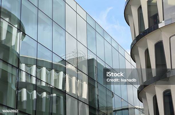 Reflexion Stockfoto und mehr Bilder von Bürogebäude - Bürogebäude, City von London, England