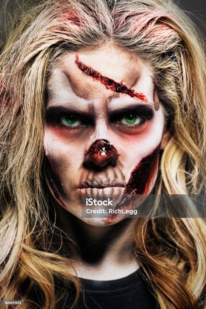 Zombie femme - Photo de Maquillage de scène libre de droits