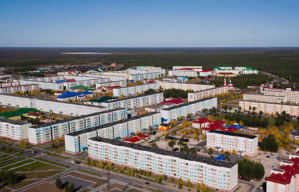 ciudad de pokachi, rusia. - pokachi fotografías e imágenes de stock