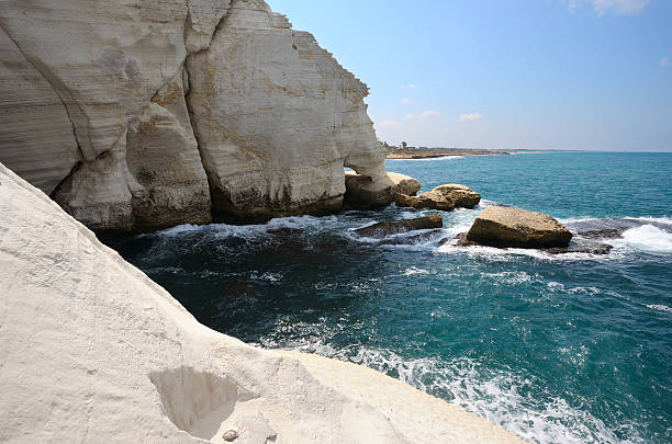 istock The white chalk cliffs of Rosh ha-Hanikra 160642657