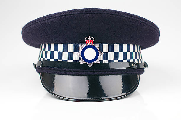 casquette police britannique - british transport police photos et images de collection