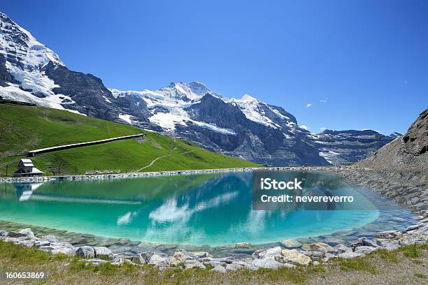 Schweizer Gebirge Strahlt In Der Berner Alpen Im Stausee Stockfoto und mehr Bilder von Alpen