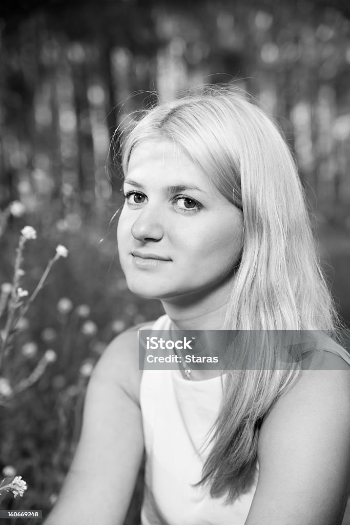 Retrato de mujer joven - Foto de stock de 18-19 años libre de derechos