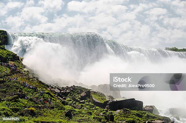 Wasserfall American Falls Stockfoto und mehr Bilder von Anzahl von Menschen - Anzahl von Menschen, Bundesstaat New York, Erwachsene Person