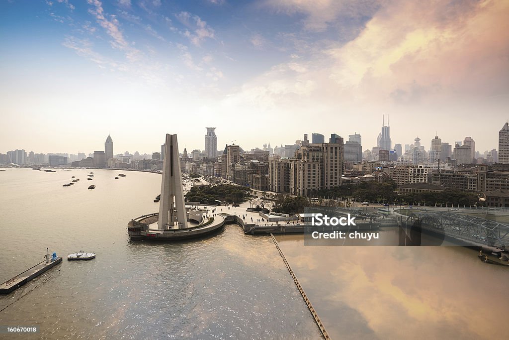 パノラマに広がる眺めをもつ上海の外灘 - アジア大陸のロイヤリティフリーストックフォト