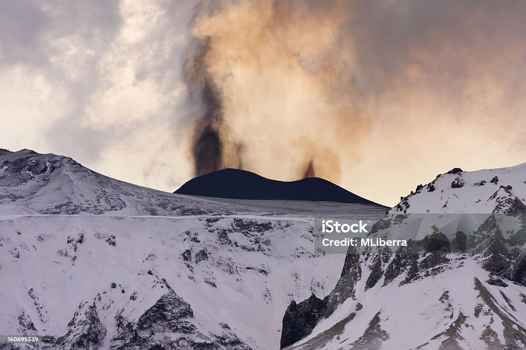 Eyjafjallajökull erupcji Wulkanu w Islandii - Zbiór zdjęć royalty-free (Bez ludzi)