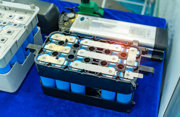 istock Lithium ion industrial high current batteries 1607512486